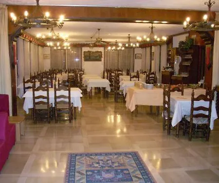 Hotel Dujany Nus